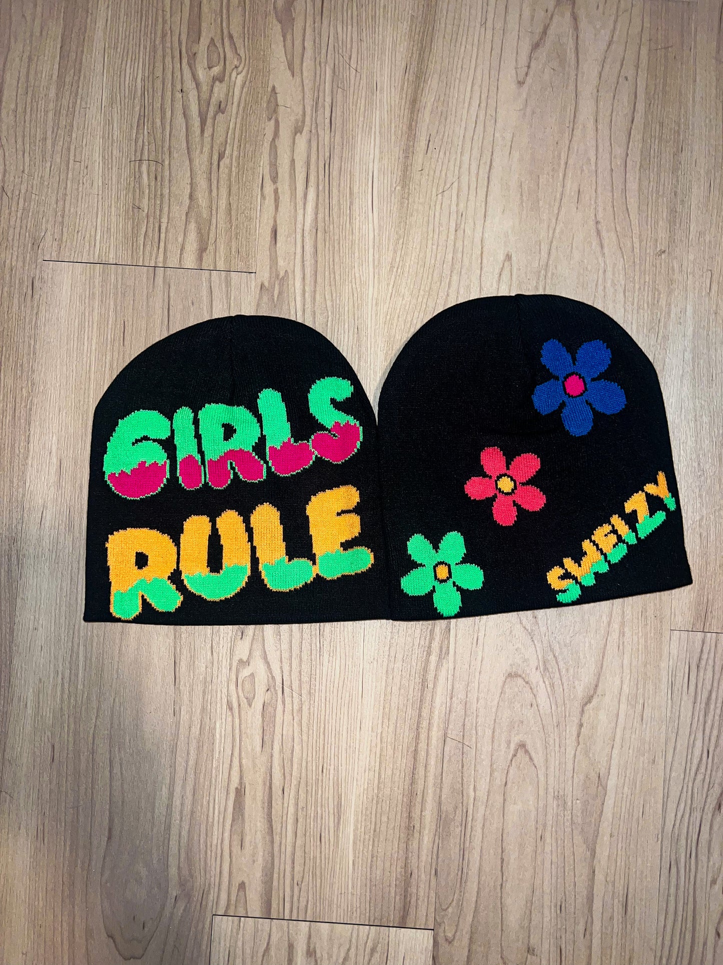 Girls rule black beanie