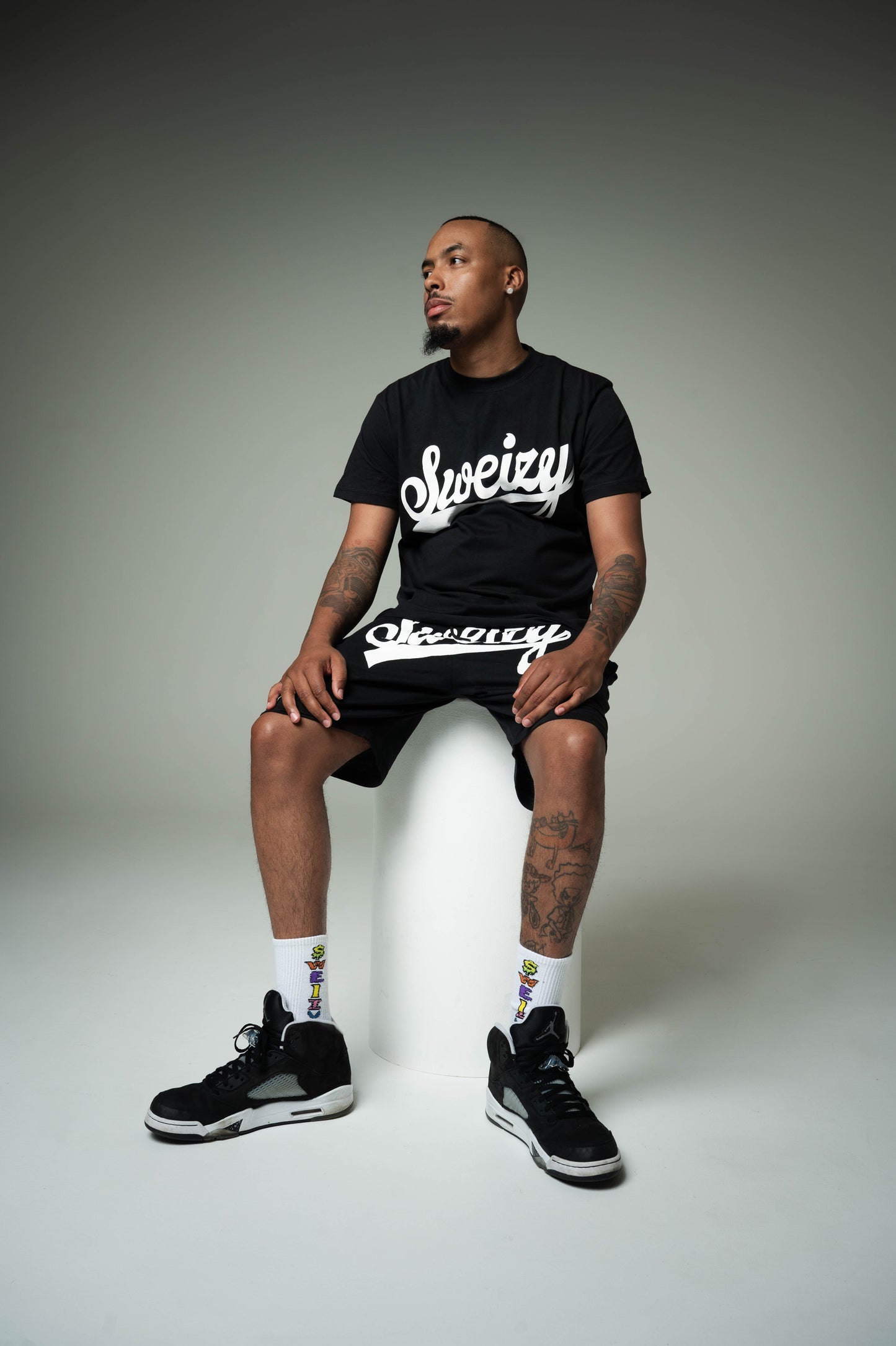 cursive sweizy shorts