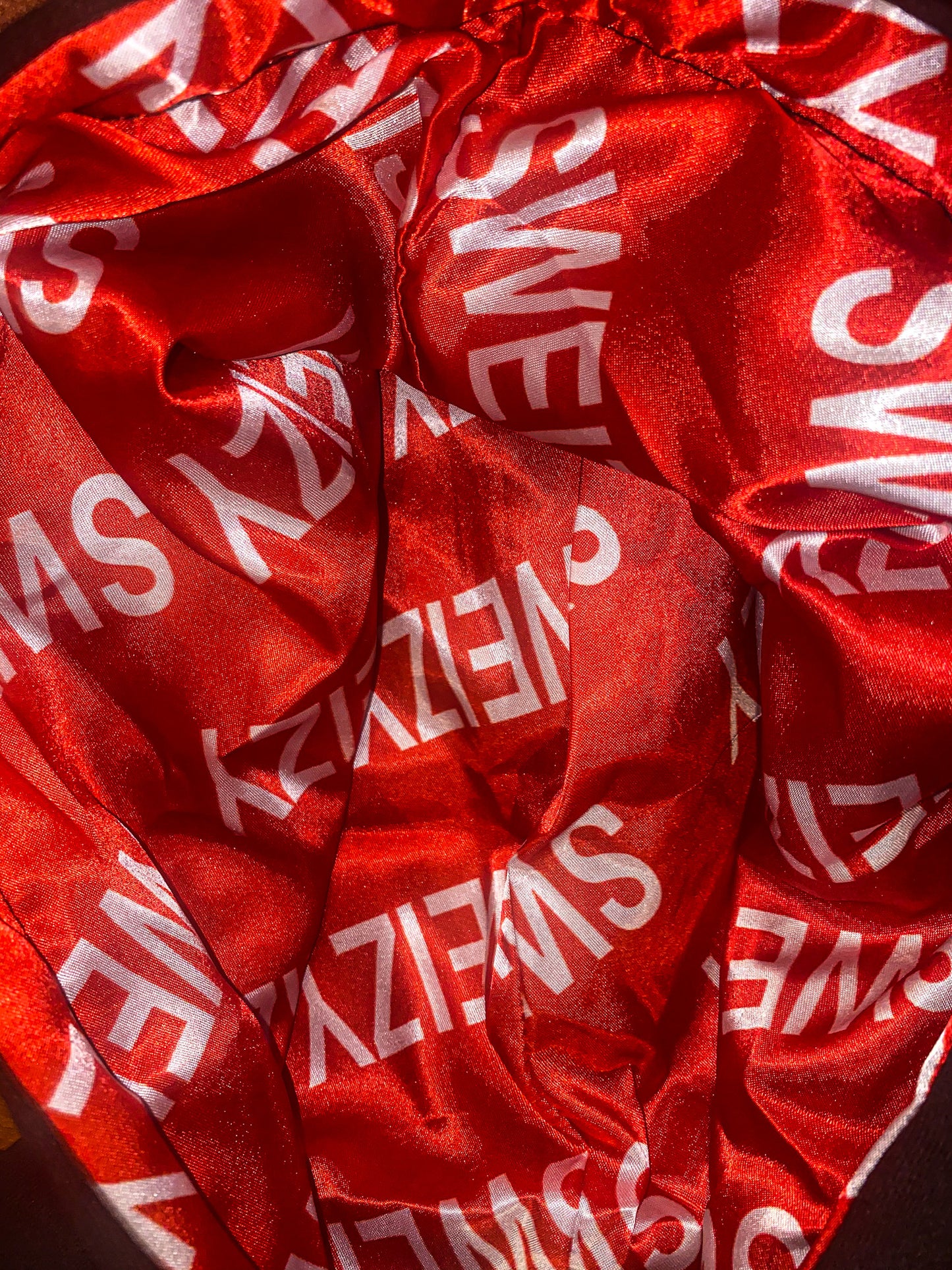 BLACK VALENTINES SWEIZY HOODIE