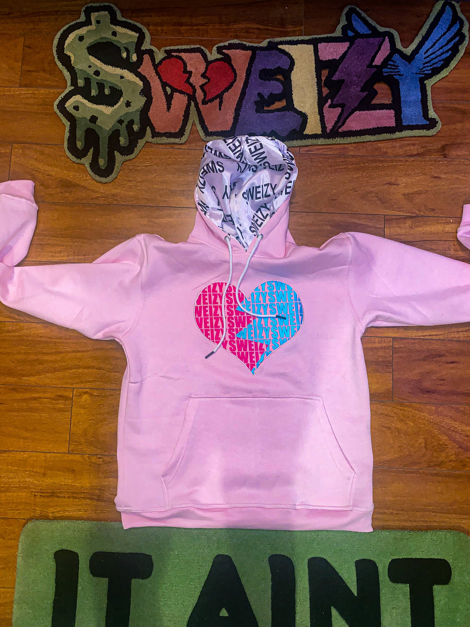 PINK VALENTINES SWEIZY HOODIE